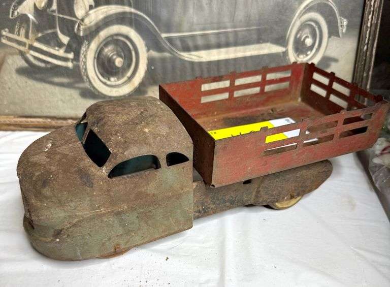 1924 Chrysler Vintage Painted Metal Toy Truck