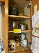 7 Mugs, 2 Sifters, 3 Measuring Cups & Pyrex Glassware