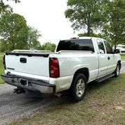 2007  Chevrolet  Silverado 1500 LS Extended Cab White Chevrolet Silverado 1500 Extended Cab Pickup Truck 8 Cylinder Engine