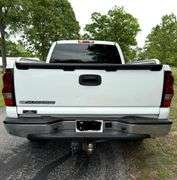 2007  Chevrolet  Silverado 1500 LS Extended Cab White Chevrolet Silverado 1500 Extended Cab Pickup Truck 8 Cylinder Engine