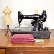 Singer Spartan 192K Vintage Electric Sewing Machine (c. 1960)