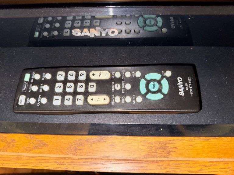 SANYO Flat Screen TV- WORKS!