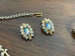 Vintage 1950s Aurora Borealis Blue Rhinestone Parure Jewelry Set in Original Velvet Box Box