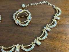 Vintage 1950s Aurora Borealis Blue Rhinestone Parure Jewelry Set in Original Velvet Box Box