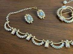 Vintage 1950s Aurora Borealis Blue Rhinestone Parure Jewelry Set in Original Velvet Box Box