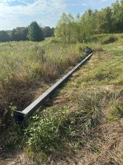 30’ light pole image