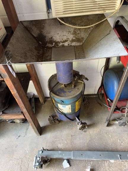 Used oil containment image