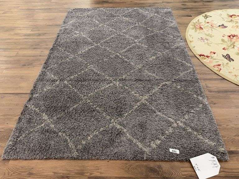GRAY 5' x 8' RUG image