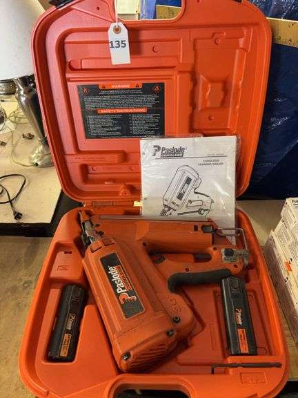 Paslode cordless framing nailer w/ nails image