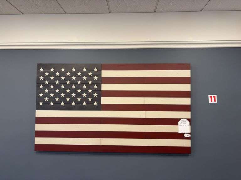 LIMITED EDITION FLAG 4015 BENCH MADE - BASSETT FURNITURE IND., INC image