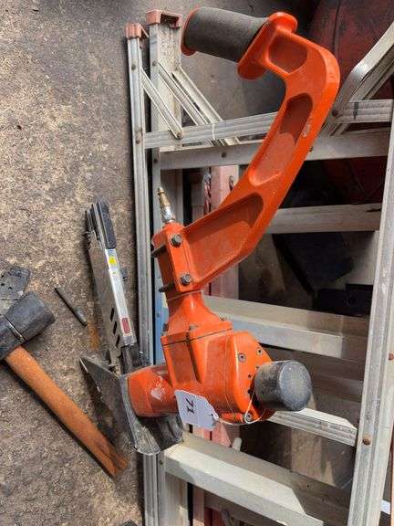 Central Pneumatic 3 in 1 flooring nailer & stapler image