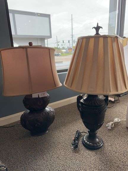 LAMP KK10686 TLBLK FLORAL CERAMIC - LAMPS AND  TP1087 BRONZE/COPPER PATTERNED LAMP - STYLECRAFT HOME COLLECTION, INC. image