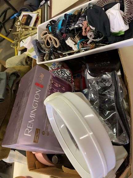 Hot rollers, makeup mirrors, travel case, hair accessories, miscellaneous image