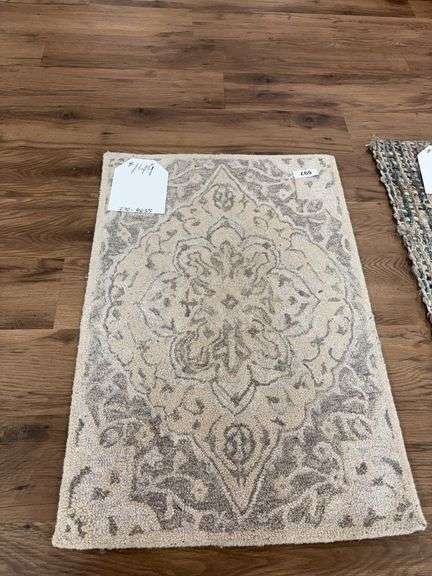 36” x 25” accent rug image