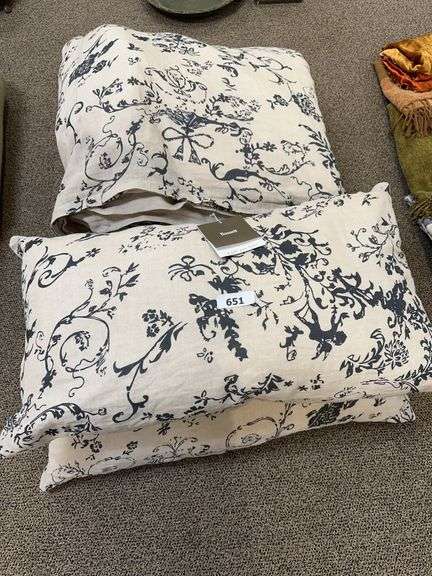 Bassett King Duvet, pair of king pillows with shams image