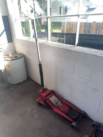 Snap-On 2 ton floor jack image