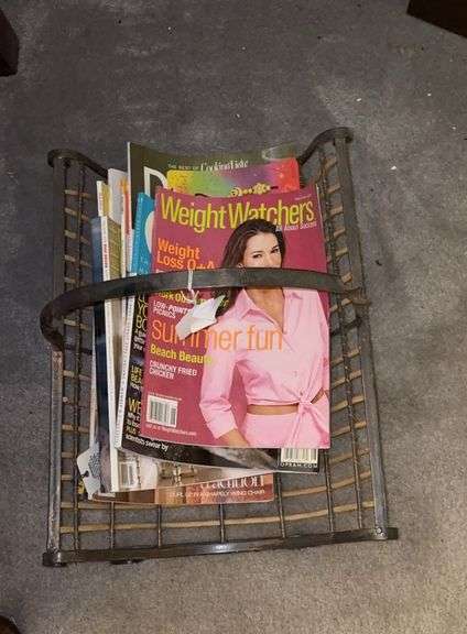 Magazine rack image