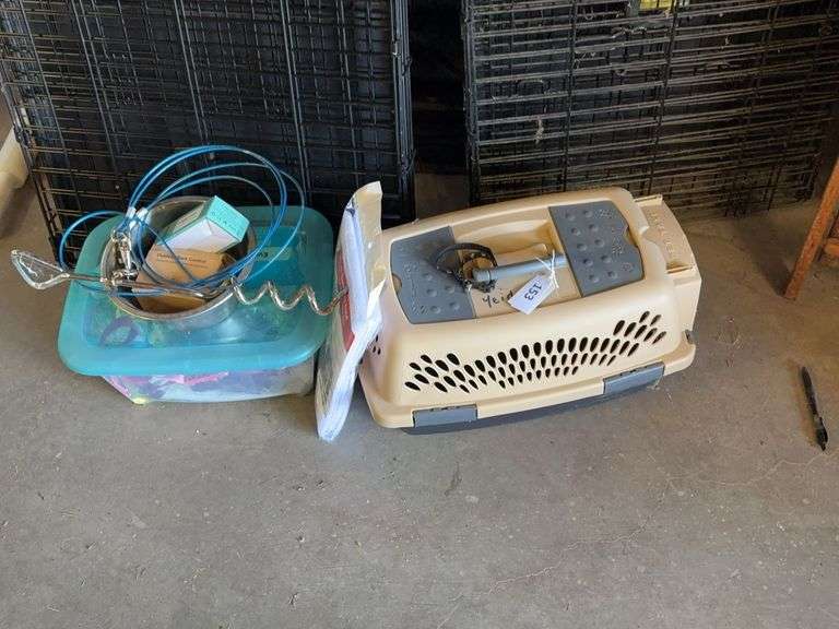 Plastic pet crate, anchor & cable image