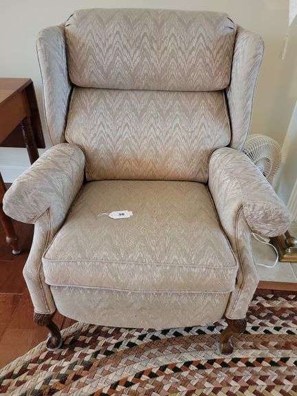 Lazy Boy Classics Recliner Chair w/Claw Feet  35 x 38 x 46 image