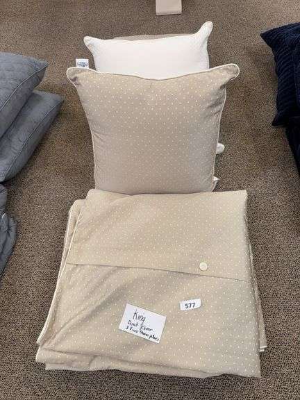 King size duvet cover, three euro pillows image