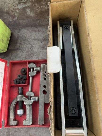 Flaring tool, crimping tool image