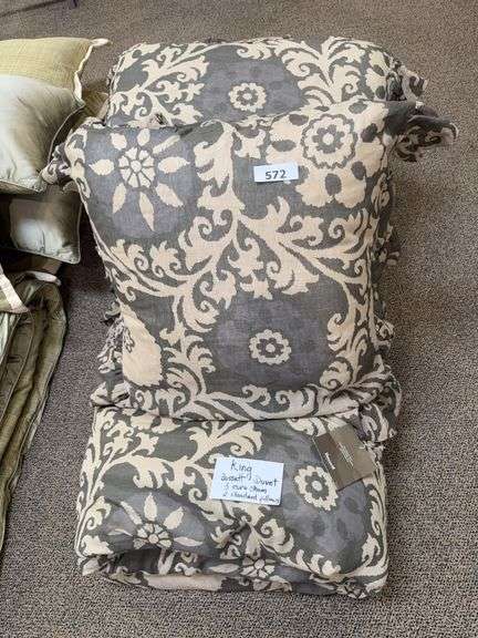 Bassett king size duvet, 3 euro shams and two standard pillows image