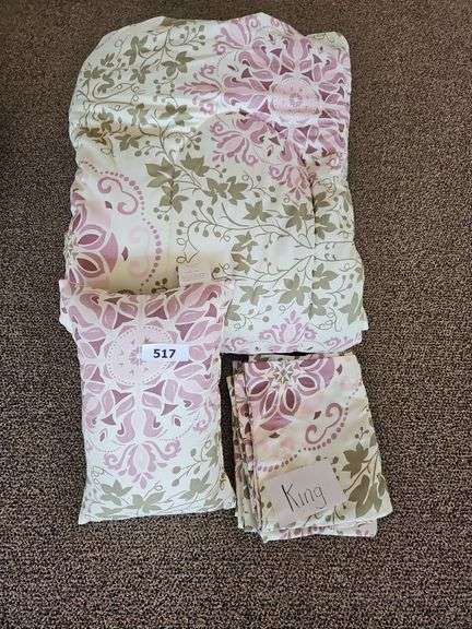 KING SPREAD, 2 SHAMS, 1 SM PILLOW (4PC) image