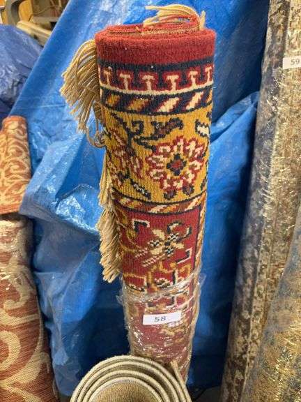 Asian style rug & runner image