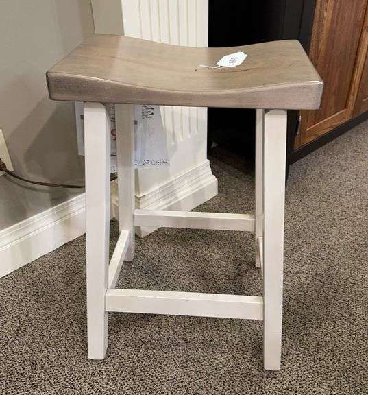 24" SADDLE BARSTOOL - MAVIN image