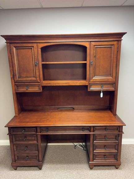 WYNWOOD DOUBLE PEDESTAL DESK W/ HUTCH TOP image
