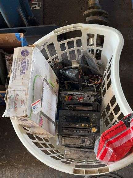 Car radio’s, misc image