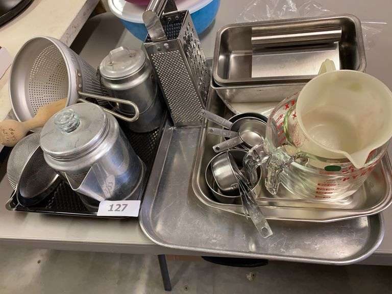 Kitchen and cooking supplies image