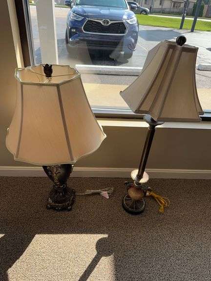 PT5768TEXADATLW/7.5HARP/FINIAL/SHAD - LAMPS AND 32057BZG CONTESSA TABLE LAMP - KENROY HOME (REPAIR NEEDED ON SHADE) image