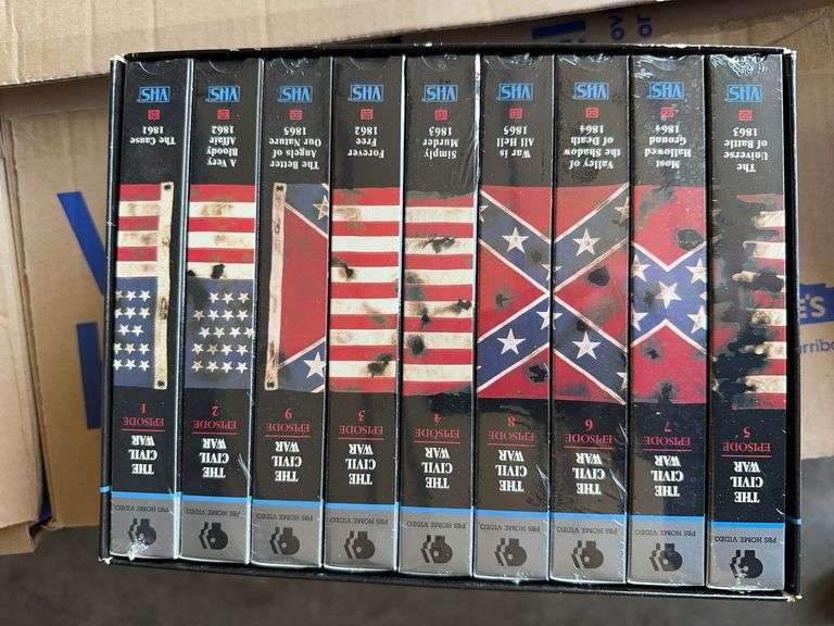 Box misc cds, vhs, misc image