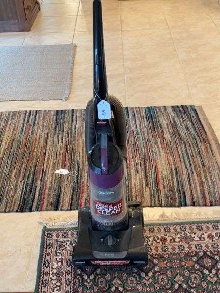 Bissell bagless vacuum image