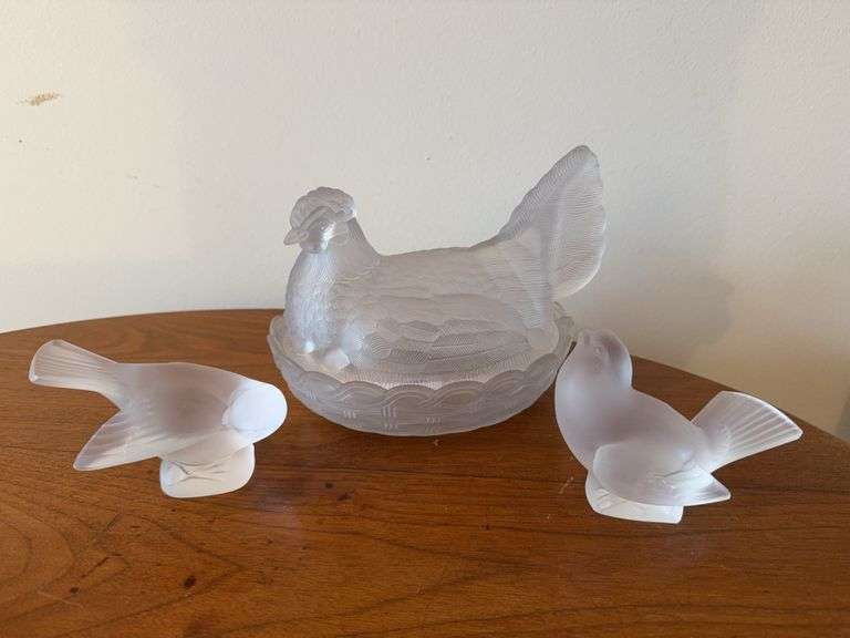 Frosted glass hen on nest & 2 frosted glass doves image