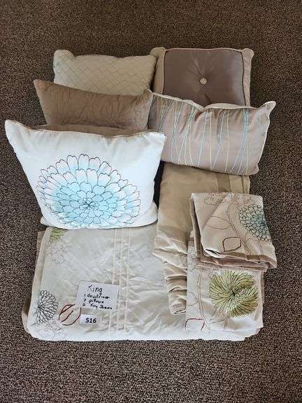 KING DUVET COVER, 7 PILLOWS, 2 KING SHAMS (10PC) image