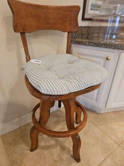VTG Oak Bar Stool 20x40x19 swivel image