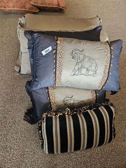LOT OF 6 BEDDING PILLOWS image