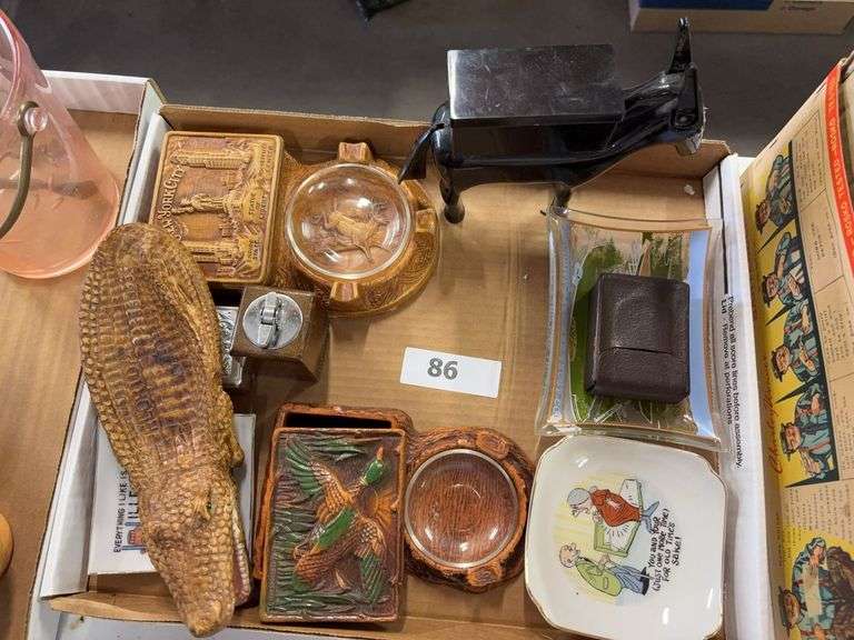 Ash trays, covered box, misc image