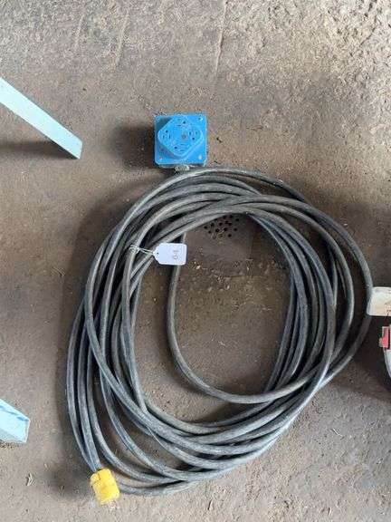 Heavy duty 4 outlet extension cord image