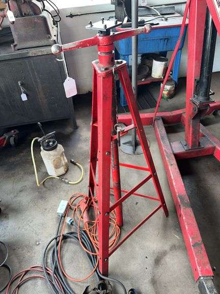 Tripod jack stand image