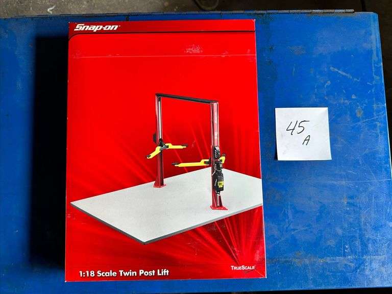 Snap-On Twin Post Die Cast Lift 1:18 scale image