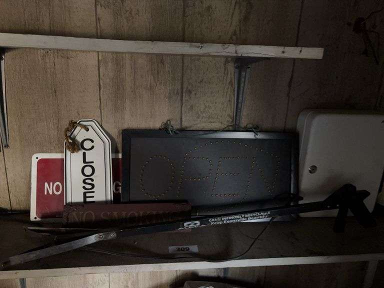 Grabber, Open sign, Key box image