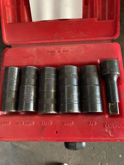 5 pc Blue Point double-duty flip socket set with 3” extension image