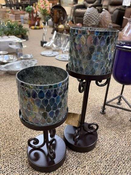 LOT OF BLUE GLASS MISCELLANEOUS, 5 VASES , 2 PINEAPPLE CANDLES , S/P SHACKERS , VINEGAR DISPENSER, LIGHTED WINE BOTTLE , TWO SETS OF VOTIVE CANDLE HOLDERS image