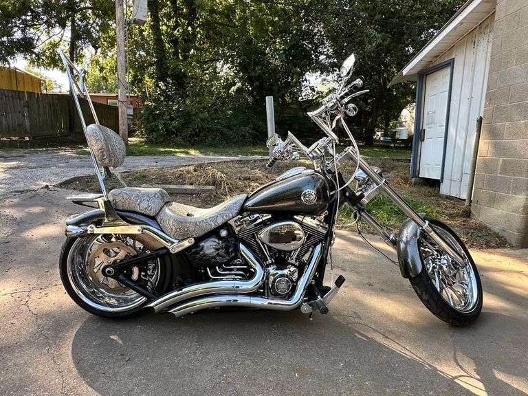 2014 custom Harley Breakout image