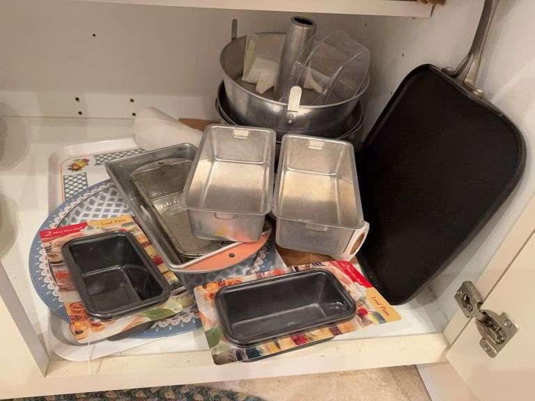 2 trays, loaf pans, griddle pan, misc image