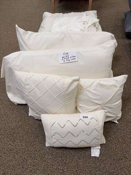 King size quilt, two small pillows, two king pillowcases image