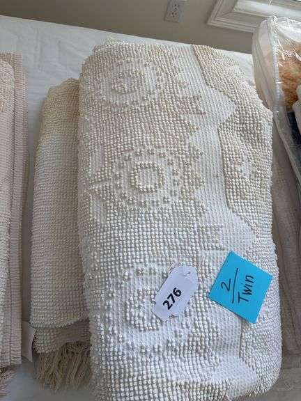 2 Twin size bed spreads image